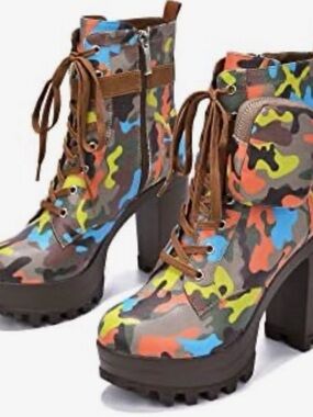 Womens Multicolor Camo Platform Lace-Up Heeled Boot with Side Pouch